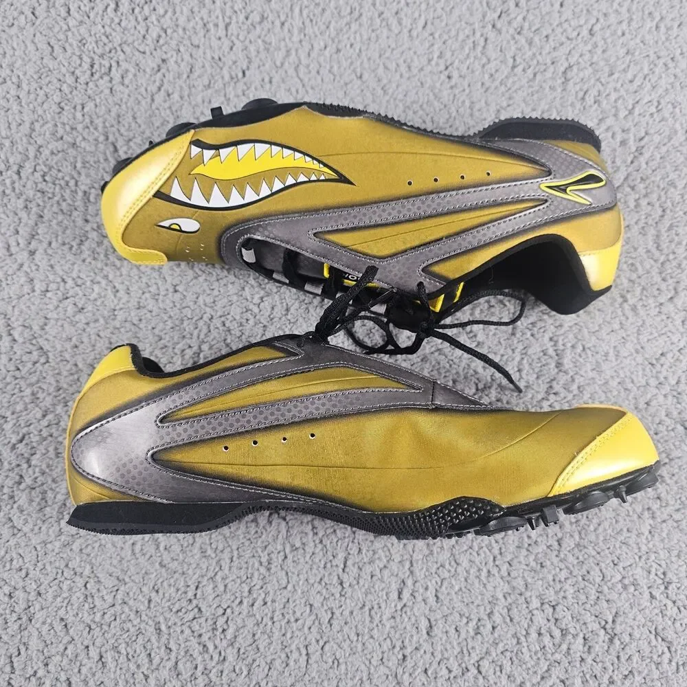 Brooks Surge MD Shoes Mens 12.5D 41200701 Track Field Running Sprinting Cleats